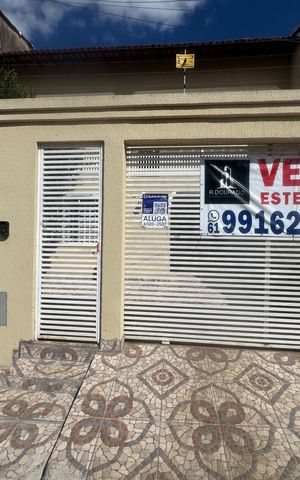 Casa à venda com 280m², 5 quartos e 3 vagas Casa à venda com 280m², 5 quartos e 3 vagasFachada