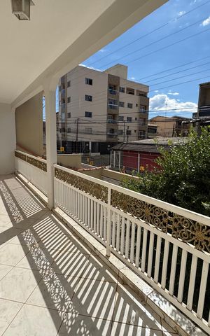 Casa à venda com 280m², 5 quartos e 3 vagas Casa à venda com 280m², 5 quartos e 3 vagasVaranda