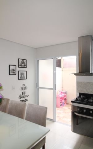 Casa de condomínio à venda com 100m², 2 quartos e 2 vagasSala / Cozinha