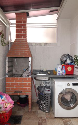 Casa de condomínio à venda com 100m², 2 quartos e 2 vagasÁrea de Serviço