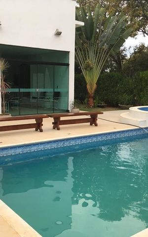 Casa à venda com 38000m², 5 quartos e 4 vagas Casa à venda com 38000m², 5 quartos e 4 vagasÁrea externa
