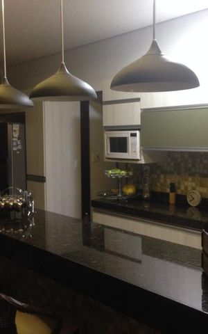 Casa à venda com 38000m², 5 quartos e 4 vagas Casa à venda com 38000m², 5 quartos e 4 vagasCozinha