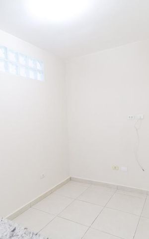 Casa para alugar com 80m², 2 quartos e 1 vaga Casa para alugar com 80m², 2 quartos e 1 vagaSala