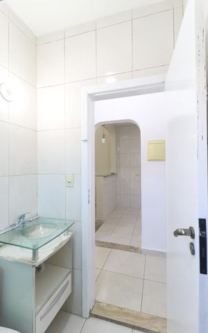 Casa para alugar com 80m², 2 quartos e 1 vaga Casa para alugar com 80m², 2 quartos e 1 vagaBanheiro social