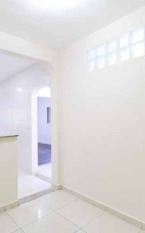 Casa para alugar com 80m², 2 quartos e 1 vaga Casa para alugar com 80m², 2 quartos e 1 vagaSala