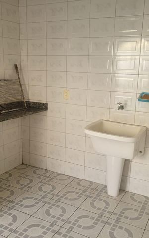 Casa à venda com 239m², 4 quartos e 2 vagas Casa à venda com 239m², 4 quartos e 2 vagasÁrea de serviço