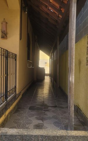 Casa à venda com 239m², 4 quartos e 2 vagas Casa à venda com 239m², 4 quartos e 2 vagasÁrea externa