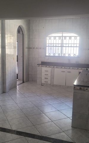 Casa à venda com 239m², 4 quartos e 2 vagas Casa à venda com 239m², 4 quartos e 2 vagasCozinha