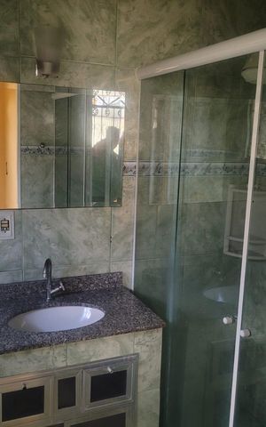 Casa à venda com 239m², 4 quartos e 2 vagas Casa à venda com 239m², 4 quartos e 2 vagasBanheiro