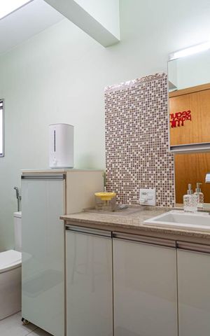 Apartamento à venda com 162m², 3 quartos e 1 vaga Apartamento à venda com 162m², 3 quartos e 1 vagaBanheiro da Suíte