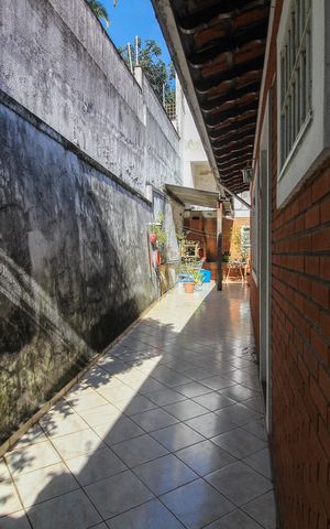 Casa à venda com 225m², 2 quartos e 1 vaga Casa à venda com 225m², 2 quartos e 1 vagaCorredor