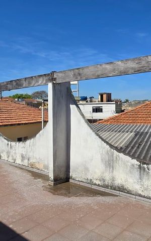 Casa à venda com 242m², 2 quartos e 1 vaga Casa à venda com 242m², 2 quartos e 1 vagaVaranda Fundos