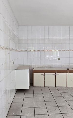 Casa à venda com 242m², 2 quartos e 1 vaga Casa à venda com 242m², 2 quartos e 1 vagaCozinha
