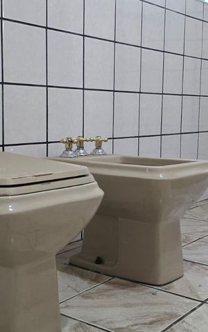 Casa à venda com 242m², 2 quartos e 1 vaga Casa à venda com 242m², 2 quartos e 1 vagaBanheiro Social