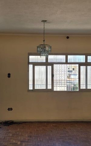 Casa à venda com 242m², 2 quartos e 1 vaga Casa à venda com 242m², 2 quartos e 1 vagaSala