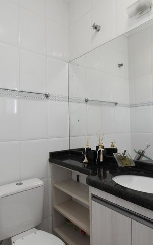 Casa à venda com 220m², 3 quartos e 3 vagasBanheiro da Suíte