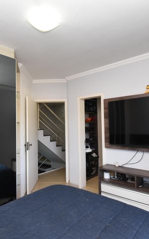 Casa à venda com 220m², 3 quartos e 3 vagasSuíte