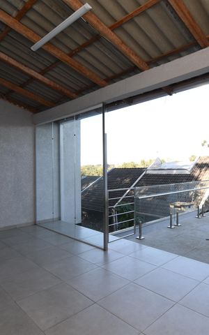 Casa à venda com 220m², 3 quartos e 3 vagasÁrea externa