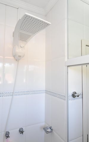 Casa à venda com 220m², 3 quartos e 3 vagasBanheiro da Suíte
