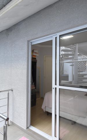 Casa à venda com 220m², 3 quartos e 3 vagasSacada do Quarto 3