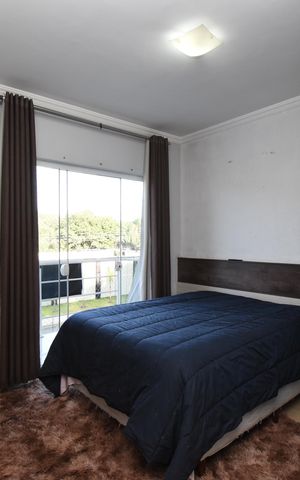 Casa à venda com 220m², 3 quartos e 3 vagasSuíte