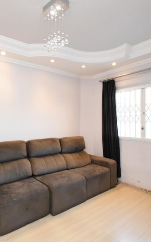 Casa à venda com 220m², 3 quartos e 3 vagasSala