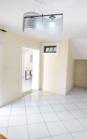 Casa para alugar com 200m², 3 quartos e 1 vaga Casa para alugar com 200m², 3 quartos e 1 vagaSala
