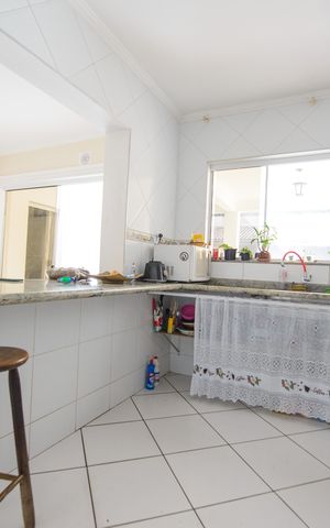 Casa para alugar com 200m², 3 quartos e 1 vaga Casa para alugar com 200m², 3 quartos e 1 vagaCozinha