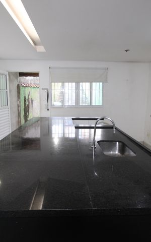 Casa para alugar com 225m², 4 quartos e 1 vagaCozinha