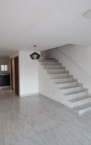 Casa para alugar com 225m², 4 quartos e 1 vagaSala