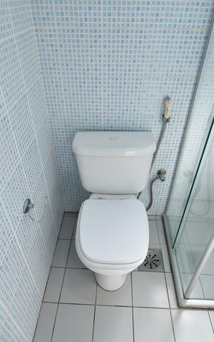 Apartamento para alugar com 77m², 2 quartos e 2 vagasBanheiro