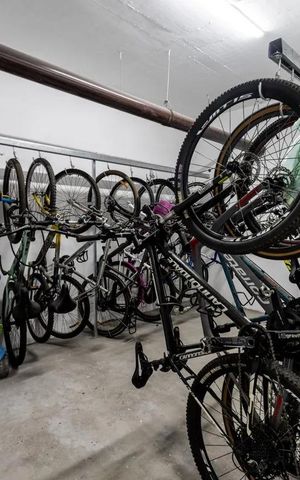 Apartamento à venda com 128m², 3 quartos e 3 vagas Apartamento à venda com 128m², 3 quartos e 3 vagasBicicletário