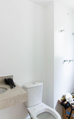 Apartamento à venda com 128m², 3 quartos e 3 vagas Apartamento à venda com 128m², 3 quartos e 3 vagasBanheiro da Suíte 1