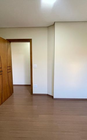 Casa à venda com 277m², 3 quartos e 3 vagas Casa à venda com 277m², 3 quartos e 3 vagasQuarto 1