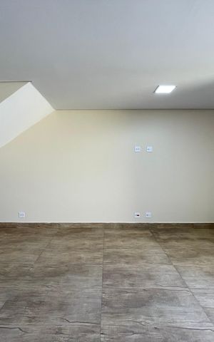 Casa à venda com 277m², 3 quartos e 3 vagas Casa à venda com 277m², 3 quartos e 3 vagasSala