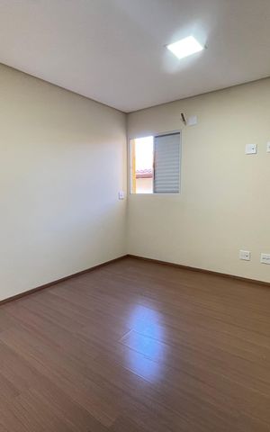 Casa à venda com 277m², 3 quartos e 3 vagas Casa à venda com 277m², 3 quartos e 3 vagasQuarto 1