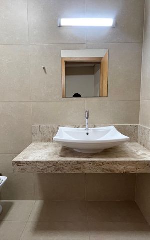 Casa à venda com 277m², 3 quartos e 3 vagas Casa à venda com 277m², 3 quartos e 3 vagasBanheiro 2