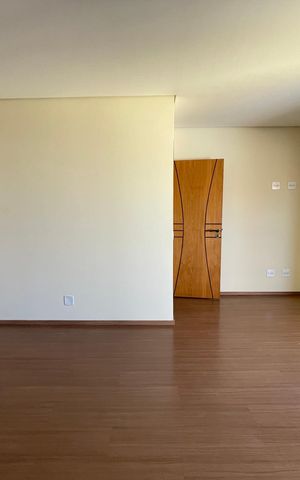 Casa à venda com 277m², 3 quartos e 3 vagas Casa à venda com 277m², 3 quartos e 3 vagasQuarto 3