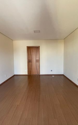 Casa à venda com 277m², 3 quartos e 3 vagas Casa à venda com 277m², 3 quartos e 3 vagasQuarto 3