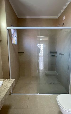 Casa à venda com 277m², 3 quartos e 3 vagas Casa à venda com 277m², 3 quartos e 3 vagasBanheiro 4