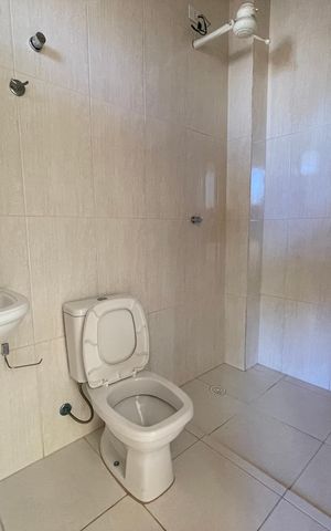 Casa à venda com 277m², 3 quartos e 3 vagas Casa à venda com 277m², 3 quartos e 3 vagasBanheiro 5