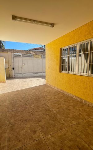 Casa à venda com 277m², 3 quartos e 3 vagas Casa à venda com 277m², 3 quartos e 3 vagasGaragem