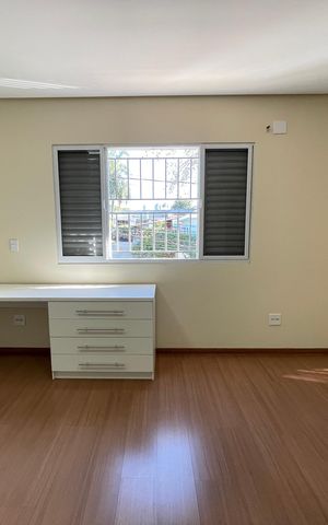 Casa à venda com 277m², 3 quartos e 3 vagas Casa à venda com 277m², 3 quartos e 3 vagasQuarto 2