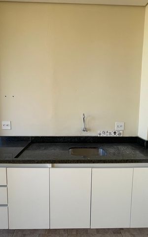 Casa à venda com 277m², 3 quartos e 3 vagas Casa à venda com 277m², 3 quartos e 3 vagasVaranda