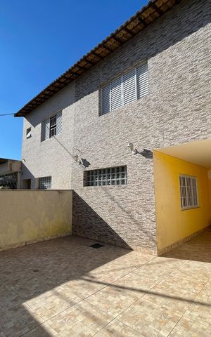 Casa à venda com 277m², 3 quartos e 3 vagas Casa à venda com 277m², 3 quartos e 3 vagasGaragem