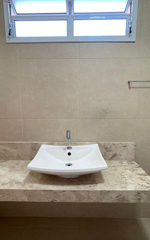 Casa à venda com 277m², 3 quartos e 3 vagas Casa à venda com 277m², 3 quartos e 3 vagasBanheiro 4