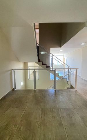 Casa à venda com 277m², 3 quartos e 3 vagas Casa à venda com 277m², 3 quartos e 3 vagasSala de Jantar