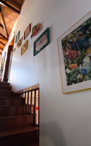 Casa para alugar com 500m², 4 quartos e 4 vagas Casa para alugar com 500m², 4 quartos e 4 vagasEscada