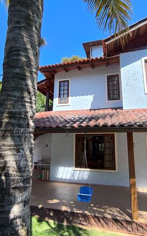 Casa para alugar com 500m², 4 quartos e 4 vagas Casa para alugar com 500m², 4 quartos e 4 vagasFachada