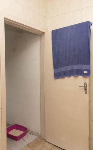 Casa à venda com 270m², 4 quartos e 4 vagas Casa à venda com 270m², 4 quartos e 4 vagasBanheiro 1